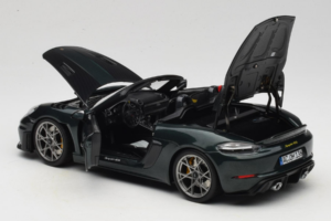 Porsche 718 Spyder RS Weissach Pack Forest Green Norev 1:18 187272 Metal — billede 5 af 8