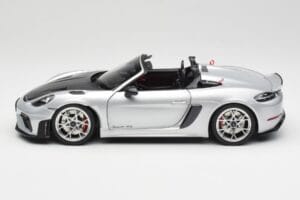 Porsche 718 Spyder RS Weissach Pack GT-Silver Metallic Norev 1:18 187270 Metal — billede 4 af 8