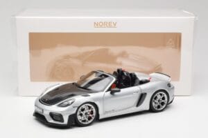 Porsche 718 Spyder RS Weissach Pack GT-Silver Metallic Norev 1:18 187270 Metal — billede 8 af 8
