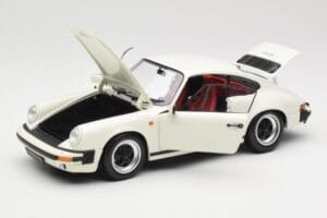 Porsche 911 930 Carrera 3.2 Grand Prix White Minichamps 1:18 100063024 Metal — billede 2 af 8