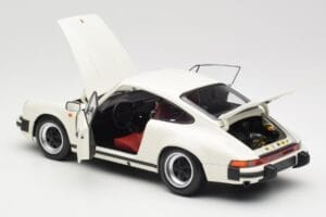 Porsche 911 930 Carrera 3.2 Grand Prix White Minichamps 1:18 100063024 Metal — billede 5 af 8