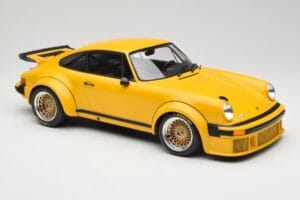Porsche 911 934 RSR Gul 1976 Minichamps 1:12 125766401 Metal — billede 4 af 6