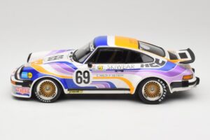 Porsche 911 934 Schiller Racing Team #69 R. Haldi / H. Vetsch 24 Hours of Le Mans 1976 Minichamps 1:18 155766469 Metal — billede 3 af 6