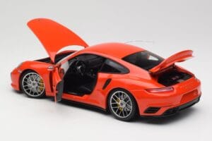 Porsche 911 991 Turbo S Lava Orange Minichamps 1:18 110067120 Metal — billede 5 af 8