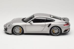 Porsche 911 991 Turbo S Sølv Minichamps 1:18 113067126 Metal — billede 4 af 8