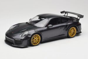 Porsche 911 991.2 GT2 RS Weissach Package Purple Metallic Med Gyldne Magnesiumfælge Minichamps 1:18 153068322 Metal