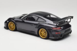 Porsche 911 991.2 GT2 RS Weissach Package Purple Metallic Med Gyldne Magnesiumfælge Minichamps 1:18 153068322 Metal — billede 5 af 6