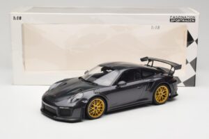 Porsche 911 991.2 GT2 RS Weissach Package Purple Metallic Med Gyldne Magnesiumfælge Minichamps 1:18 153068322 Metal — billede 6 af 6