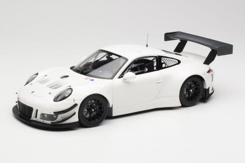 Porsche 911 991.2 GT3 R Hvid med Sorte Fælge Minichamps 1:18 155186900 Metal