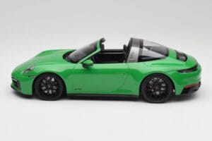 Porsche 911 991.2 Targa 4 GTS British Racing Grøn Minichamps 1:18 155061065 Metal — billede 3 af 6