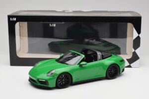 Porsche 911 991.2 Targa 4 GTS British Racing Grøn Minichamps 1:18 155061065 Metal — billede 6 af 6