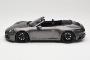 Porsche 911 992 Carrera 4 GTS Cabriolet Grey Metallic Minichamps 1:18 155063031 Metal — billede 3 af 6