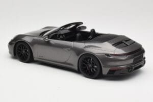 Porsche 911 992 Carrera 4 GTS Cabriolet Grey Metallic Minichamps 1:18 155063031 Metal — billede 5 af 6