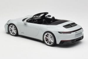 Porsche 911 992 Carrera 4 GTS Cabriolet Grå Minichamps 1:18 155063034 Metal — billede 4 af 6