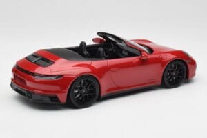 Porsche 911 992 Carrera 4 GTS Cabriolet Rød Minichamps 1:18 155063032 Metal — billede 2 af 6