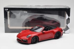 Porsche 911 992 Carrera 4 GTS Cabriolet Rød Minichamps 1:18 155063032 Metal — billede 6 af 6