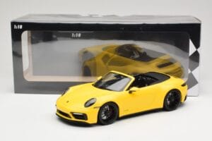 Porsche 911 992 Carrera 4 GTS Cabriolet Gul Minichamps 1:18 155063030 Metal — billede 6 af 6