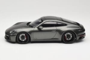 Porsche 911 992 Carrera 4 GTS Green Metallic Minichamps 1:18 155063101 Metal — billede 3 af 6