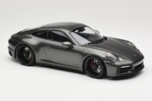 Porsche 911 992 Carrera 4 GTS Green Metallic Minichamps 1:18 155063101 Metal — billede 4 af 6