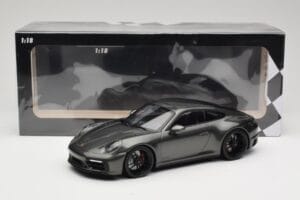 Porsche 911 992 Carrera 4 GTS Green Metallic Minichamps 1:18 155063101 Metal — billede 6 af 6