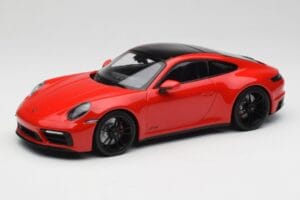 Porsche 911 992 Carrera 4 GTS Rød Minichamps 1:18 155063100 Metal