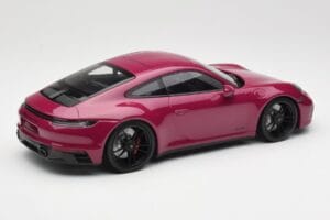 Porsche 911 992 Carrera 4 GTS Rubystar Minichamps 1:18 155063102 Metal — billede 2 af 6
