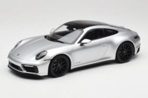 Porsche 911 992 Carrera 4 GTS Sølv Minichamps 1:18 155063104 Metal