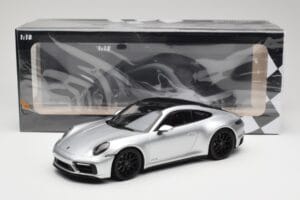 Porsche 911 992 Carrera 4 GTS Sølv Minichamps 1:18 155063104 Metal — billede 6 af 6