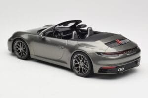 Porsche 911 992 Carrera 4S Cabriolet Mamba Green Metallic Minichamps 1:18 155067337 Metal — billede 5 af 6
