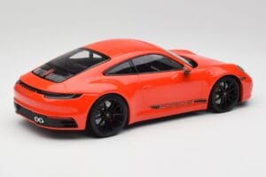 Porsche 911 992 Carrera 4S Lava Orange Minichamps 1:18 155067327 Metal — billede 2 af 6