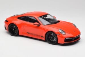 Porsche 911 992 Carrera 4S Lava Orange Minichamps 1:18 155067327 Metal — billede 4 af 6