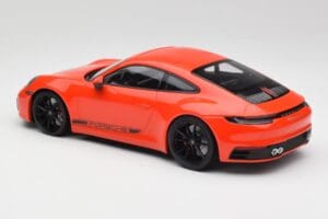 Porsche 911 992 Carrera 4S Lava Orange Minichamps 1:18 155067327 Metal — billede 5 af 6