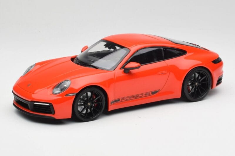 Porsche 911 992 Carrera 4S Lava Orange Minichamps 1:18 155067327 Metal