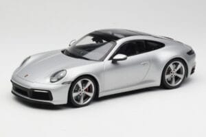 Porsche 911 992 Carrera 4S Sølv Minichamps 1:18 155067322 Metal