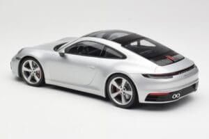Porsche 911 992 Carrera 4S Sølv Minichamps 1:18 155067322 Metal — billede 5 af 6