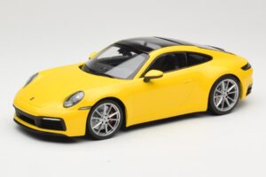 Porsche 911 992 Carrera 4S Gul Minichamps 1:18 155067320 Metal