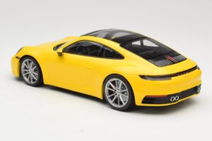 Porsche 911 992 Carrera 4S Gul Minichamps 1:18 155067320 Metal — billede 5 af 6
