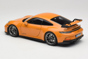 Porsche 911 992 GT3 Bahama Yellow Norev 1:18 187387 Metal — billede 7 af 8