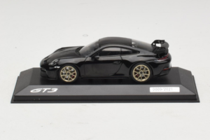 Porsche 911 992 GT3 Sort Med Guldfælge Minichamps 1:43 WAP0201520M007 Metal