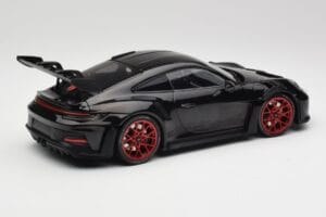 Porsche 911 992 GT3 RS Sort & Røde Hjul & Sort Dekoration Minichamps 1:18 153062240 Metal — billede 2 af 6