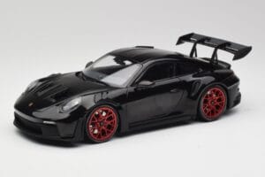 Porsche 911 992 GT3 RS Sort & Røde Hjul & Sort Dekoration Minichamps 1:18 153062240 Metal