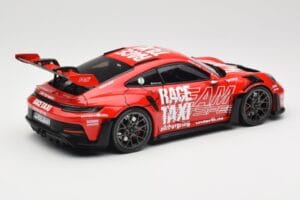 Porsche 911 992 GT3 RS Getspeed Race Taxi Guards Red Minichamps 1:18 110062040 Metal — billede 3 af 8