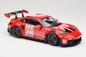 Porsche 911 992 GT3 RS Getspeed Race Taxi Guards Red Minichamps 1:18 110062040 Metal — billede 6 af 8