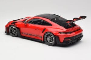 Porsche 911 992 GT3 RS Guards Rød & Sølv Hjul Weissach Package Minichamps 1:18 153062246 Metal — billede 5 af 6