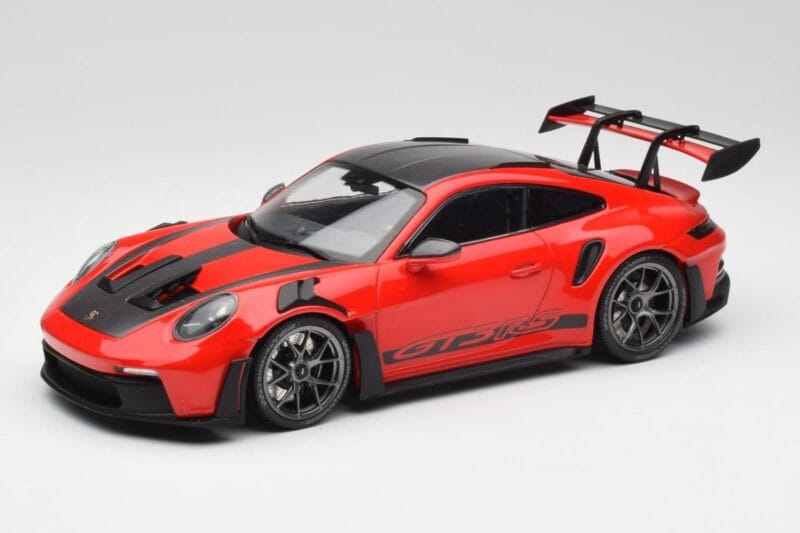 Porsche 911 992 GT3 RS Guards Rød & Sølv Hjul Weissach Package Minichamps 1:18 153062246 Metal