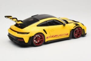 Porsche 911 992 GT3 RS Racing Yellow Weissach Package & Red Wheels Minichamps 1:18 110062025 Metal — billede 3 af 8