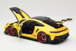 Porsche 911 992 GT3 RS Racing Yellow Weissach Package & Red Wheels Minichamps 1:18 110062025 Metal — billede 5 af 8