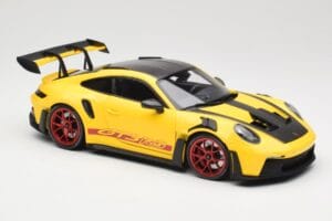Porsche 911 992 GT3 RS Racing Yellow Weissach Package & Red Wheels Minichamps 1:18 110062025 Metal — billede 6 af 8