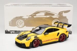 Porsche 911 992 GT3 RS Racing Yellow Weissach Package & Red Wheels Minichamps 1:18 110062025 Metal — billede 8 af 8