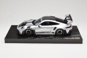 Porsche 911 992 GT3 RS Sølv Weissach Package Minichamps 1:18 110062020 Metal